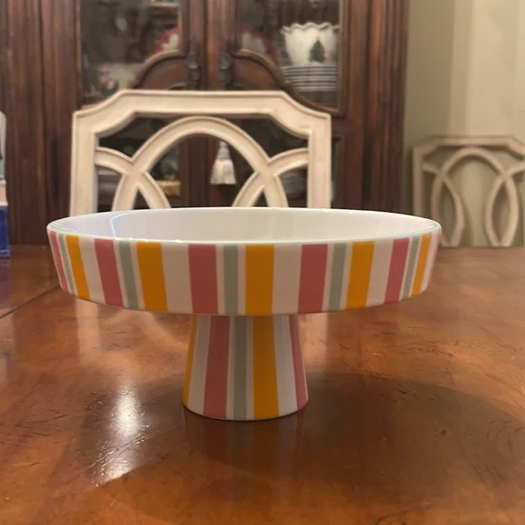 NWOT Walt Disney World "Jerrod Maruyama" Cake Stand - Picture 3 of 7